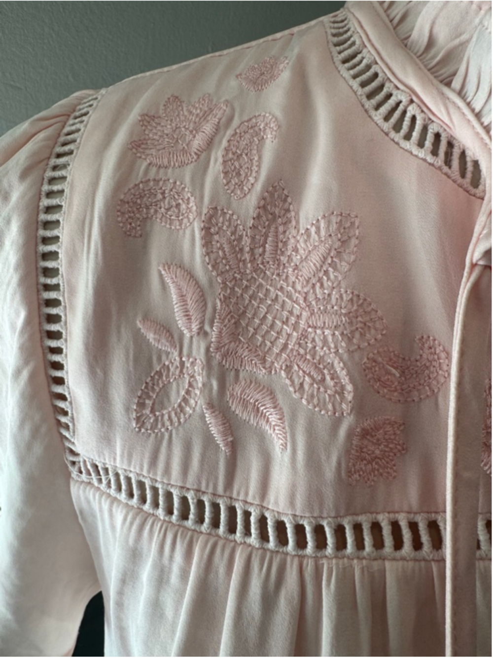Joie | Pink Embroidered Short Sleeve lightweight Blouse | Size Medium - Picture 4 of 9